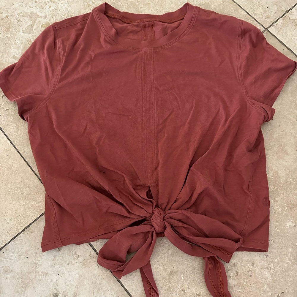 Lululemon Tie Short Sleeve Size 2